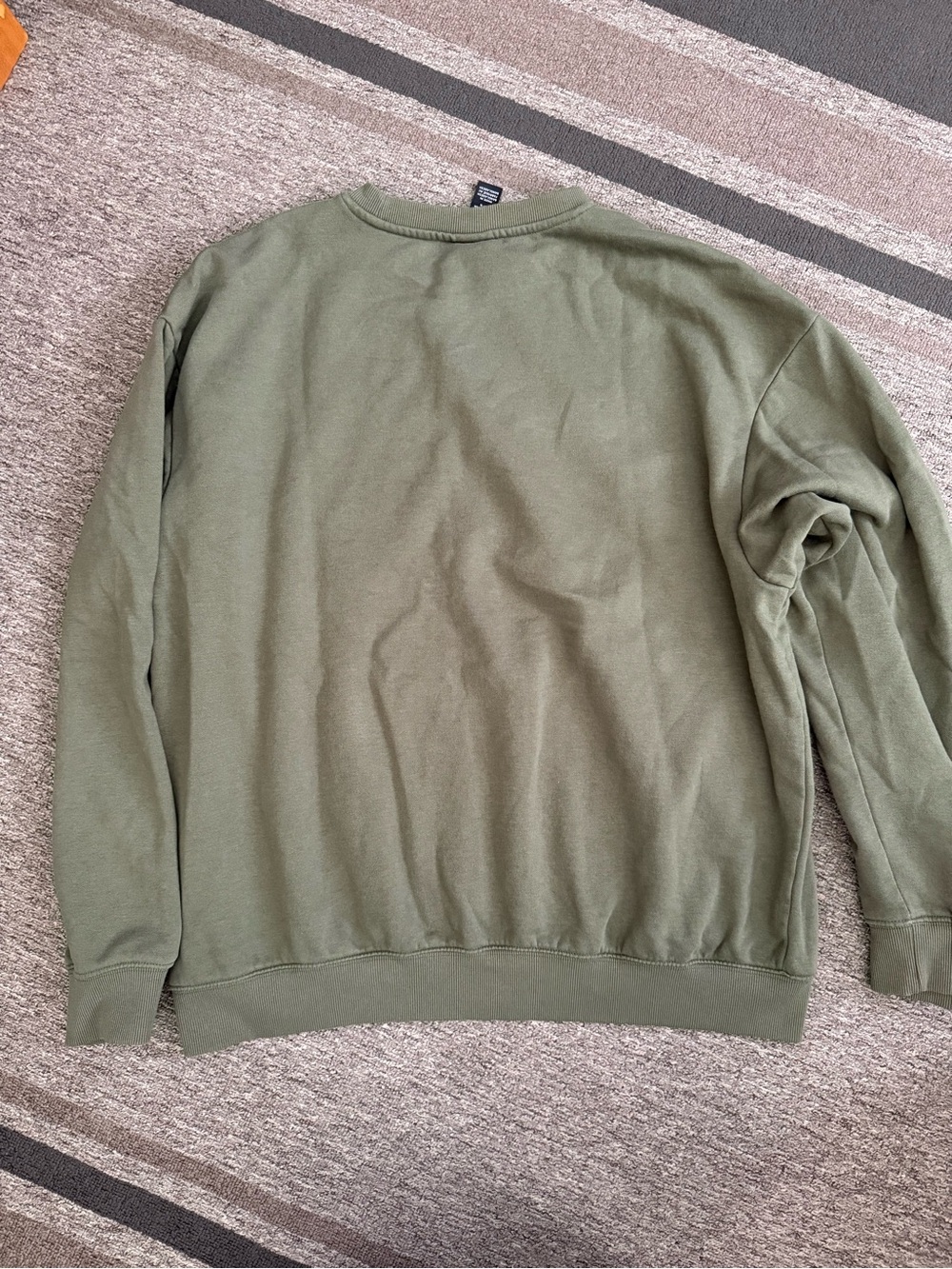 H&M Crewneck - Picture 4 of 4